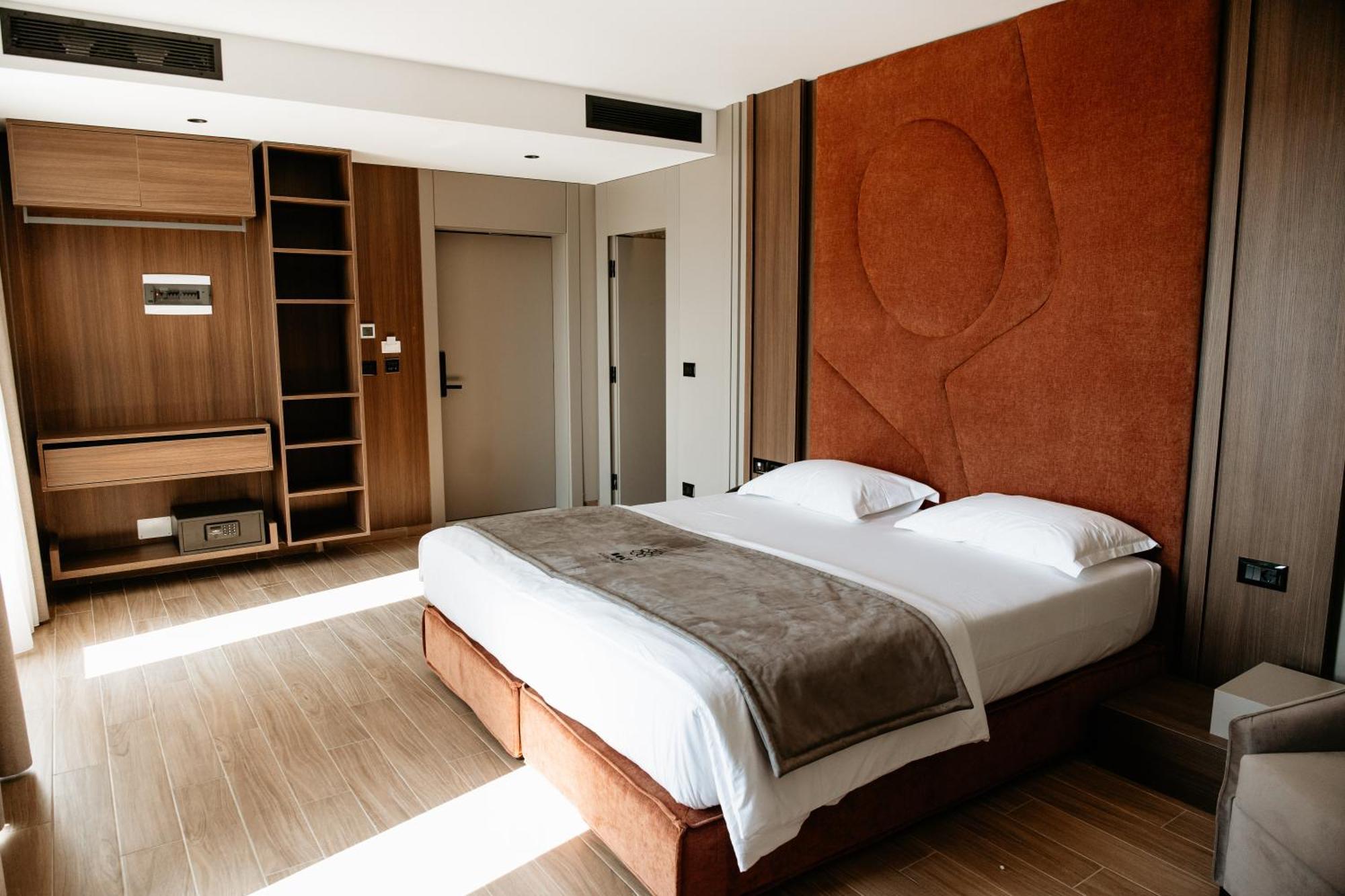 Bolt Boutique Hotel Lezhë Dış mekan fotoğraf