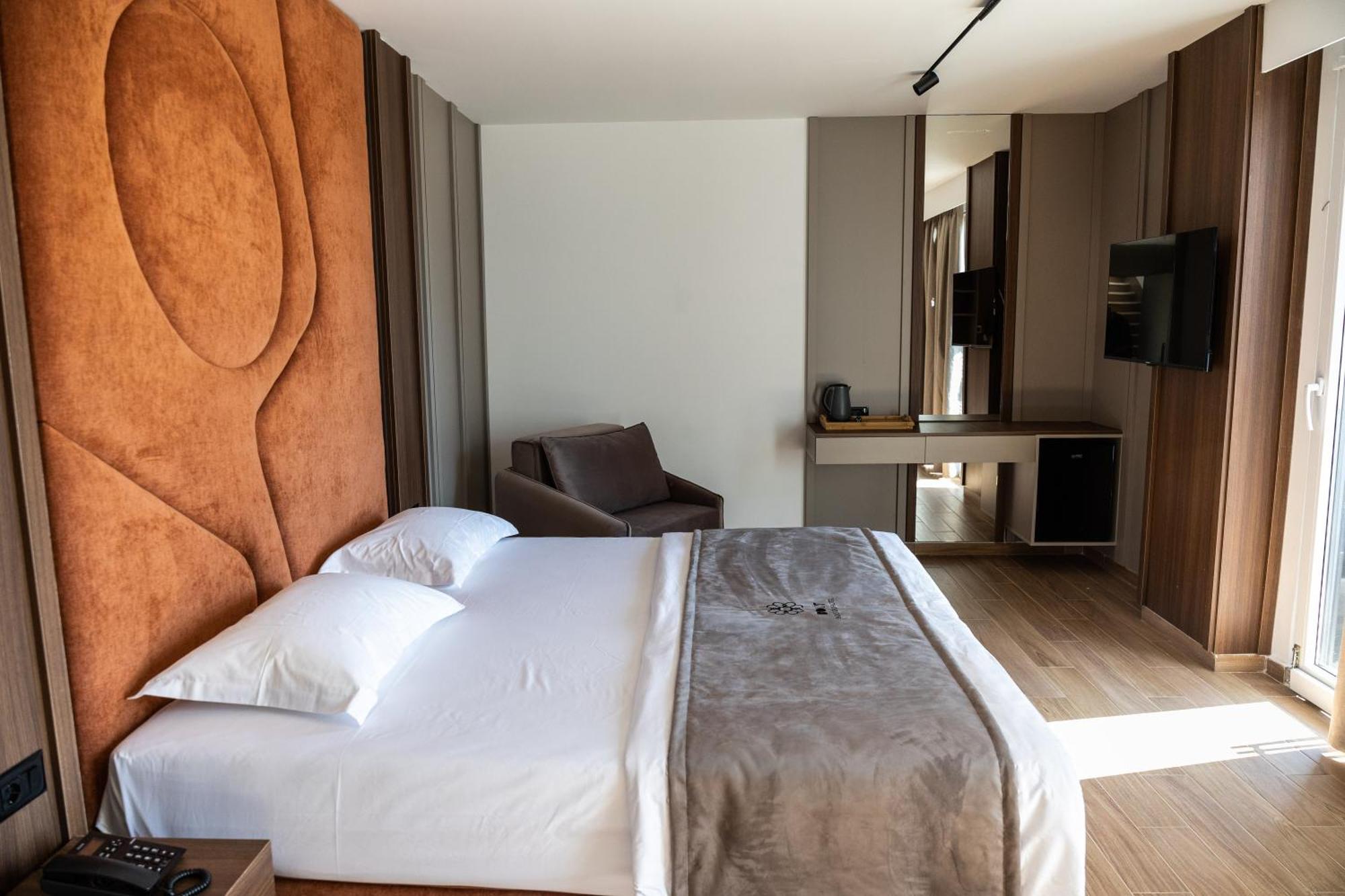 Bolt Boutique Hotel Lezhë Dış mekan fotoğraf