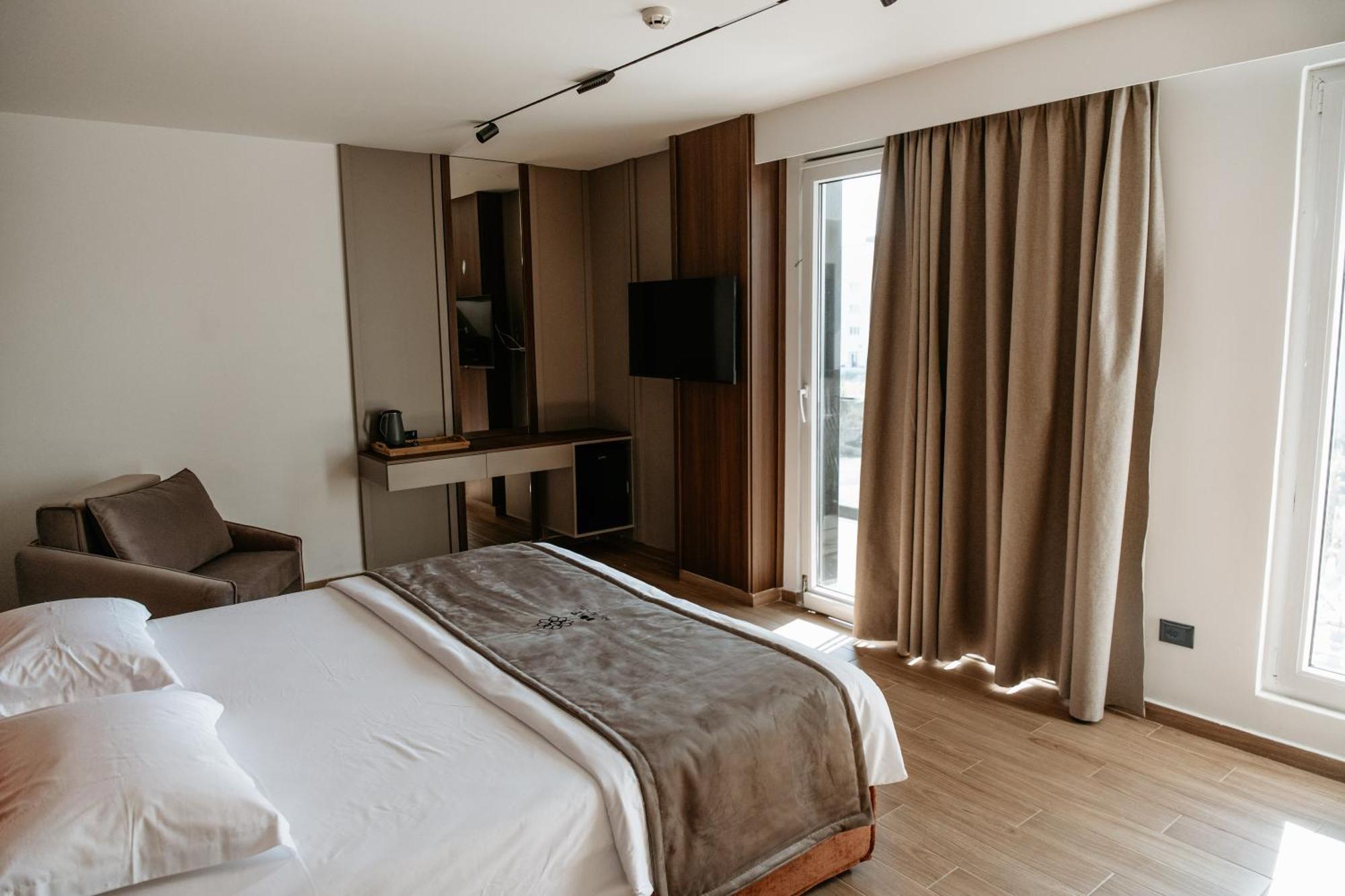Bolt Boutique Hotel Lezhë Dış mekan fotoğraf