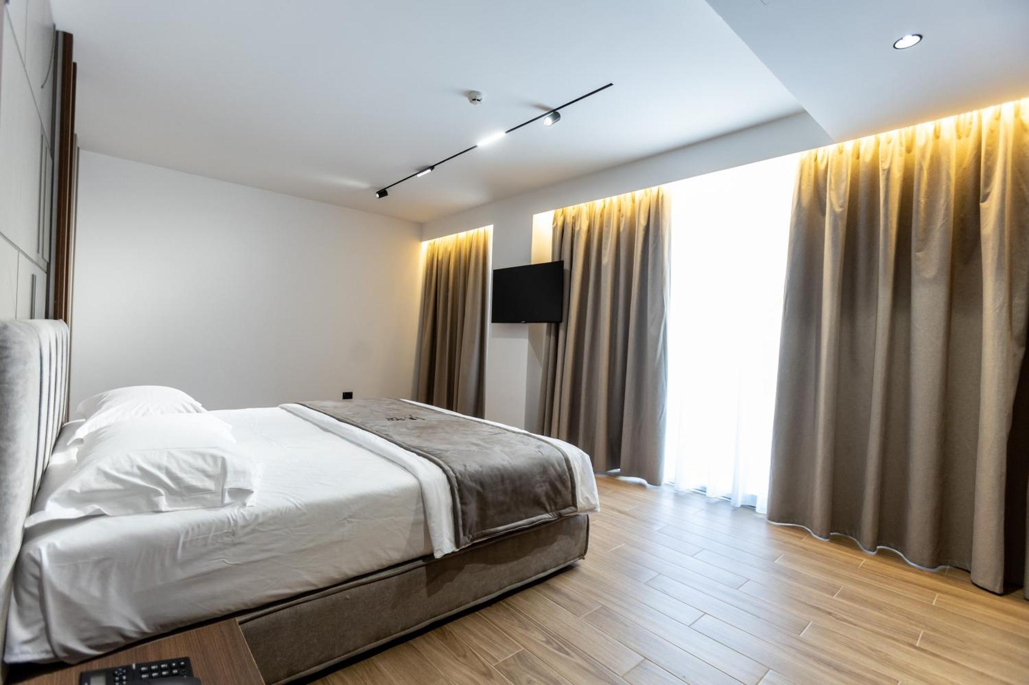 Bolt Boutique Hotel Lezhë Dış mekan fotoğraf